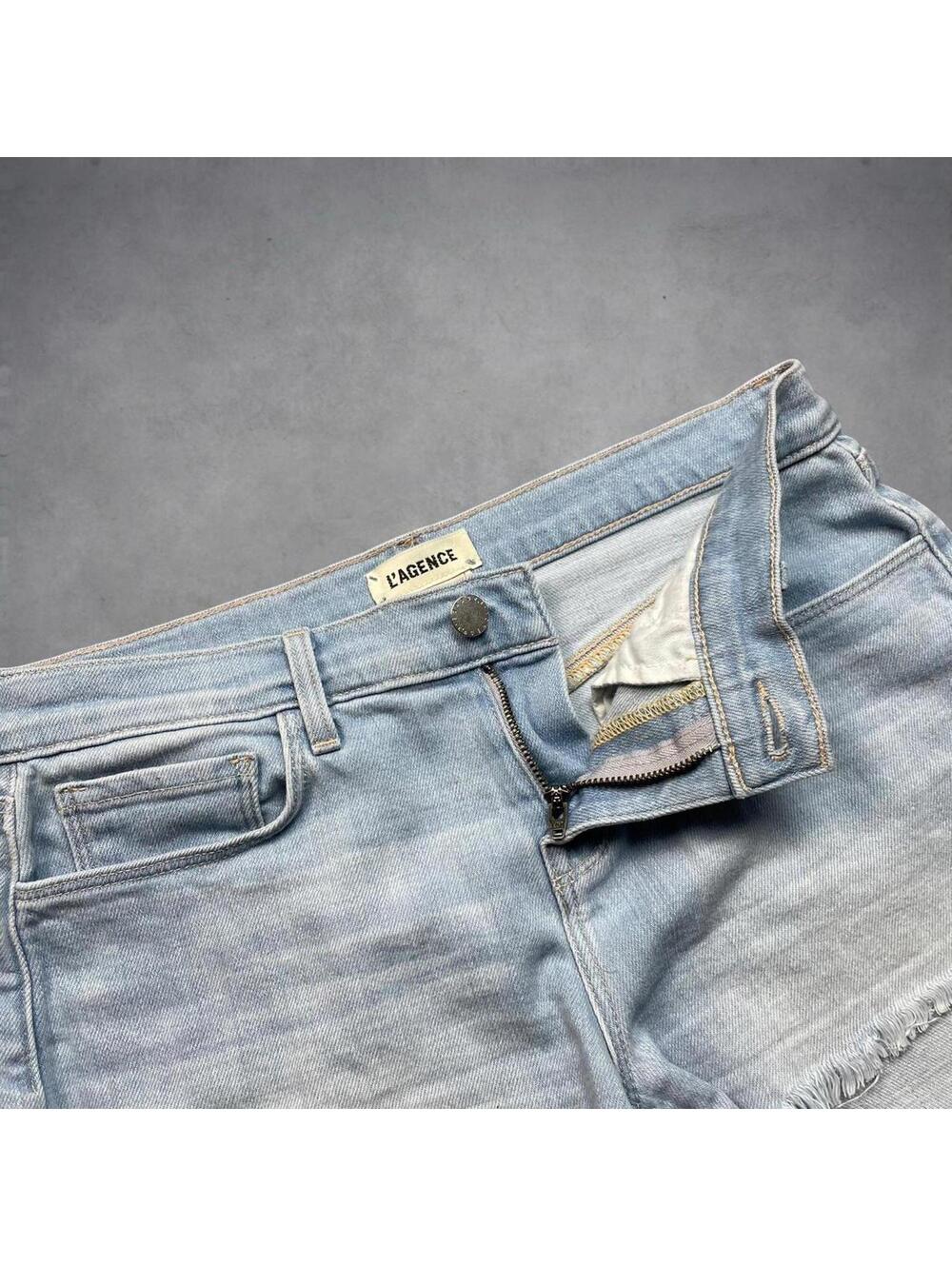 L'AGENCE Zoe Perfect Fit Denim Shorts 24 Light Wash Frayed Cutoff Stretch - Picture 2 of 5